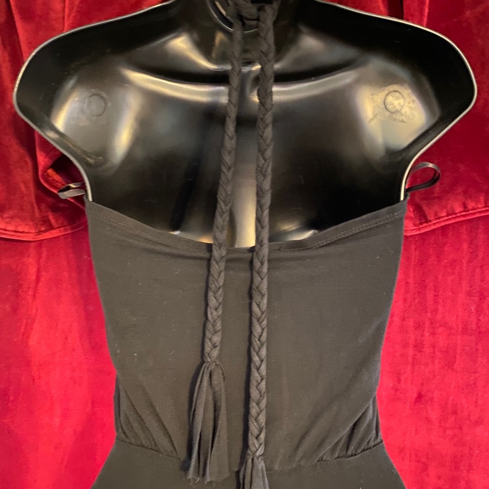 Full piece, wide leg , open back tie around neck . - Picture 8 of 10